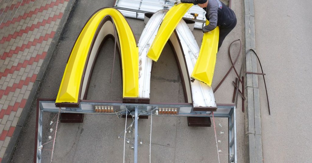 Goodbye Golden Arches: McDonald’s Name wurde geändert, um in Russland wiedereröffnet zu werden