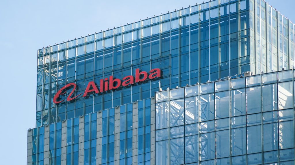 Alibaba beantragt doppelte Primärnotierung in Hongkong, die Aktie springt